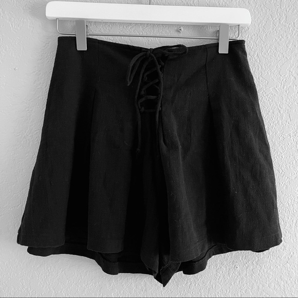 SOLD NWT Lush Black Lace Up Front Skort M - Picture 2 of 10